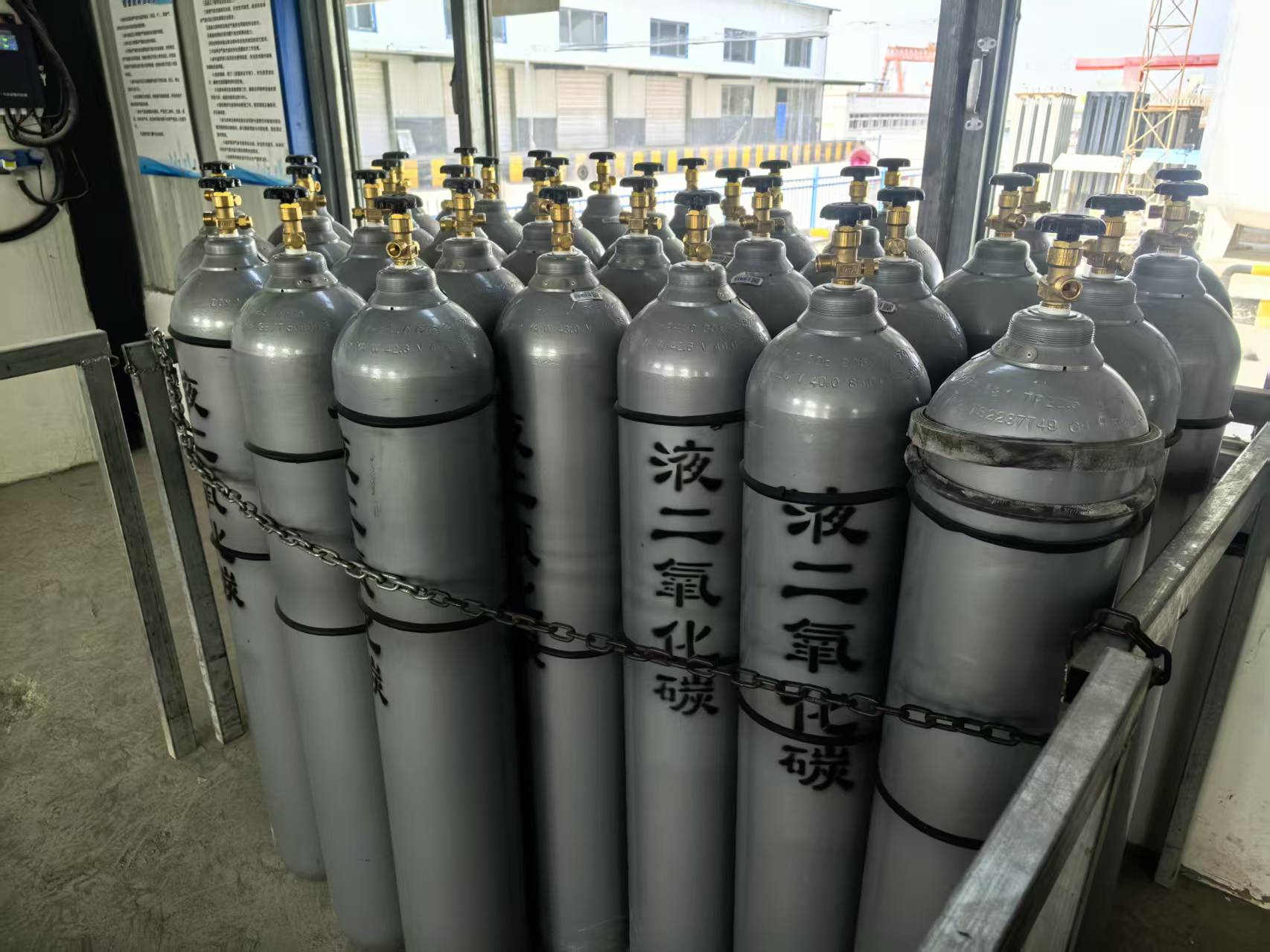 銀川永隆氣體有限公司|寧夏永隆氣體公司｜銀川氧氣銷售公司｜銀川氮?dú)怃N售公司|銀川干冰銷售公司｜銀川二氧化碳銷售公司｜銀川氫氣銷售公司｜寧夏氧氣銷售公司｜寧夏氮?dú)怃N售公司|寧夏干冰銷售公司｜寧夏二氧化碳銷售公司｜寧夏氫氣銷售公司